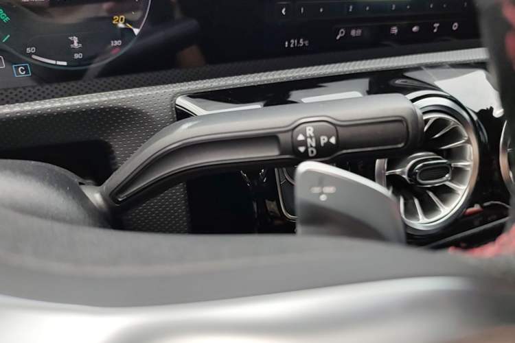 Used Mercedes-Benz CLA 2022-Year Updated CLA 200 Gear Lever