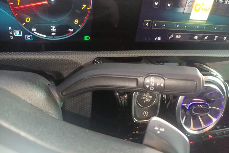 Used Mercedes-Benz CLA 2022-Year Updated CLA 200 Gear Lever