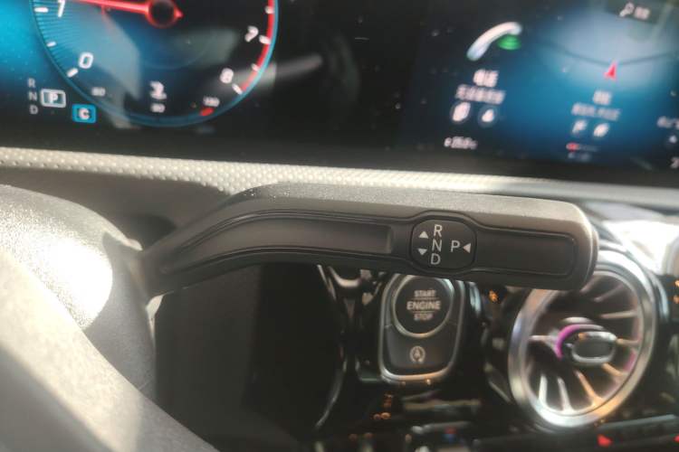 Used Mercedes-Benz CLA 2022-Year Updated CLA 200 Gear Lever