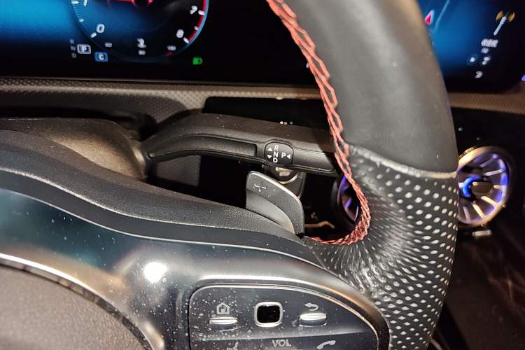 Used Mercedes-Benz CLA 2022-Year Updated CLA 200 Gear Lever