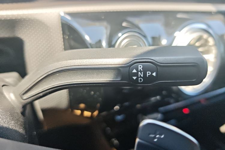 Used Mercedes-Benz CLA 2022-Year Updated CLA 200 Gear Lever