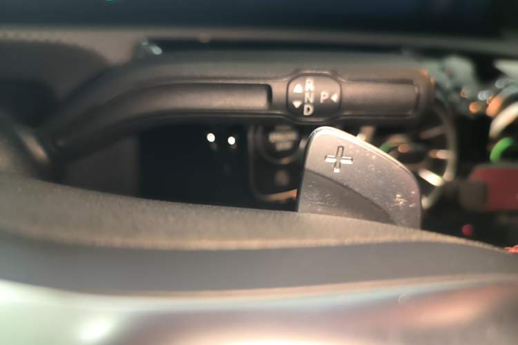 Used Mercedes-Benz CLA 2022-Year Updated CLA 200 Gear Lever