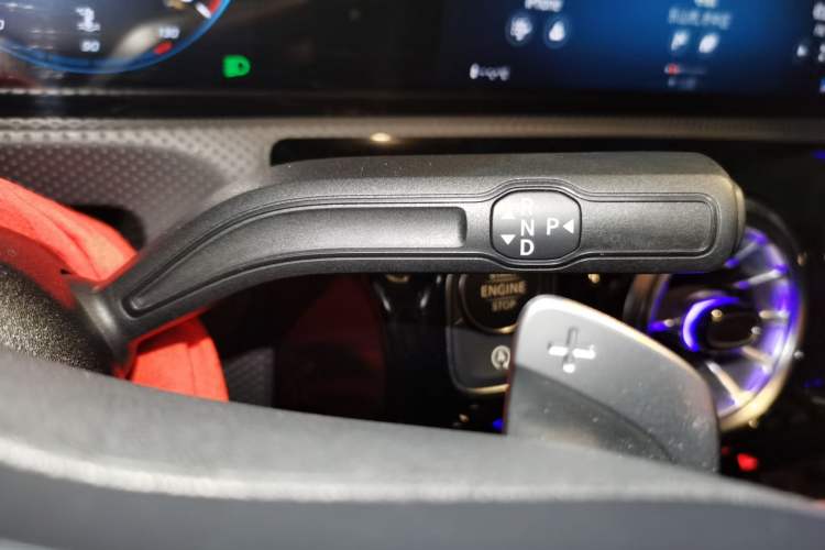 Used Mercedes-Benz CLA 2022-Year Updated CLA 200 Gear Lever