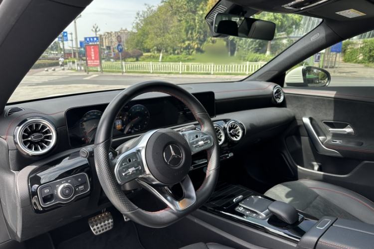 Used Mercedes-Benz CLA 2022-Year Updated CLA 200 Interior 1
