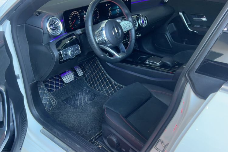 Used Mercedes-Benz CLA 2022-Year Updated CLA 200 Interior 1