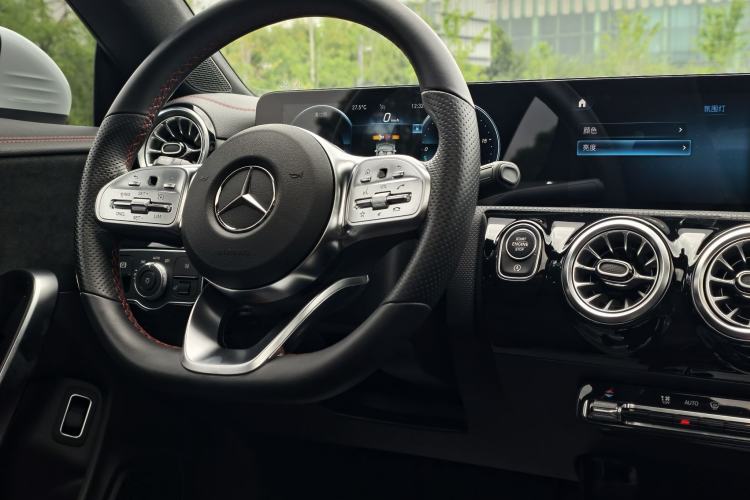 Used Mercedes-Benz CLA 2022-Year Updated CLA 200 Interior 2