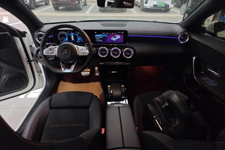 Used Mercedes-Benz CLA 2022 Refreshed CLA 200 Shooting Brake Interior 2