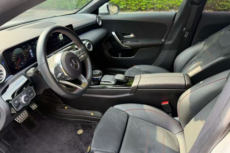 Used Mercedes-Benz CLA 2022-Year Updated CLA 200 Interior 3