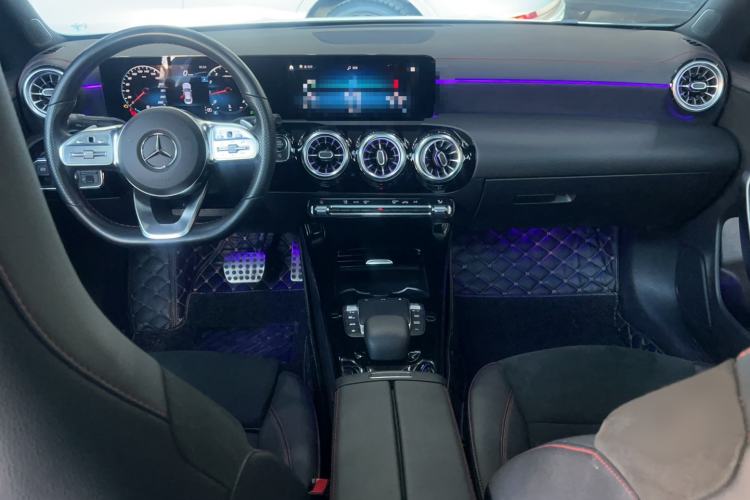 Used Mercedes-Benz CLA 2022-Year Updated CLA 200 Interior 3