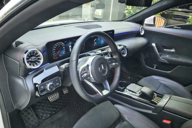 Used Mercedes-Benz CLA 2022 Refreshed CLA 200 Shooting Brake Interior 4