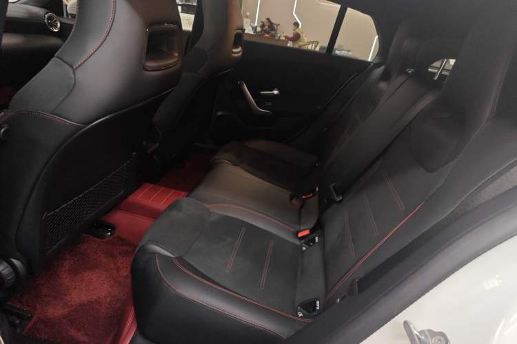 Used Mercedes-Benz CLA 2022 Refreshed CLA 200 Shooting Brake Interior 4