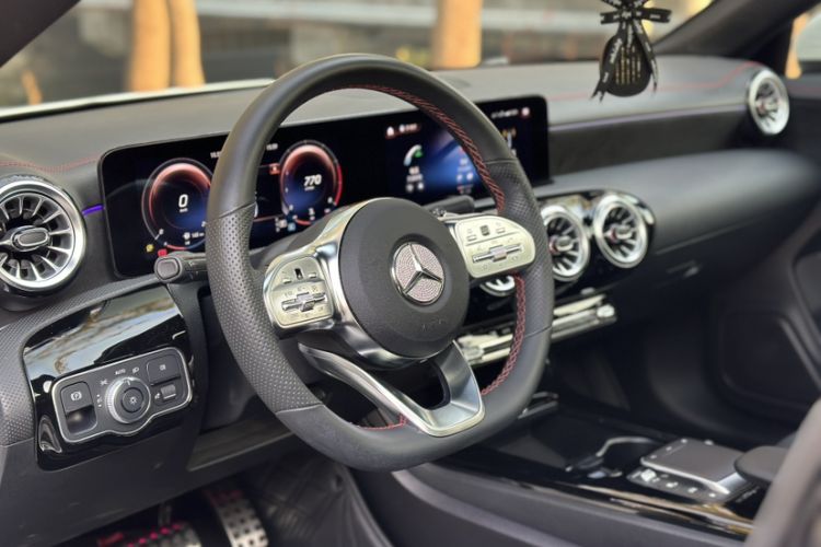 Used Mercedes-Benz CLA 2022 CLA 200 Interior 4