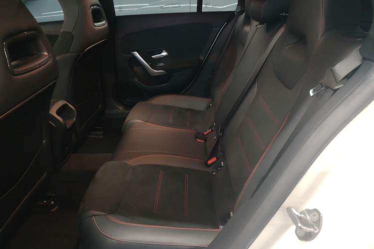 Used Mercedes-Benz CLA 2022 CLA 200 Shooting Brake Interior 4