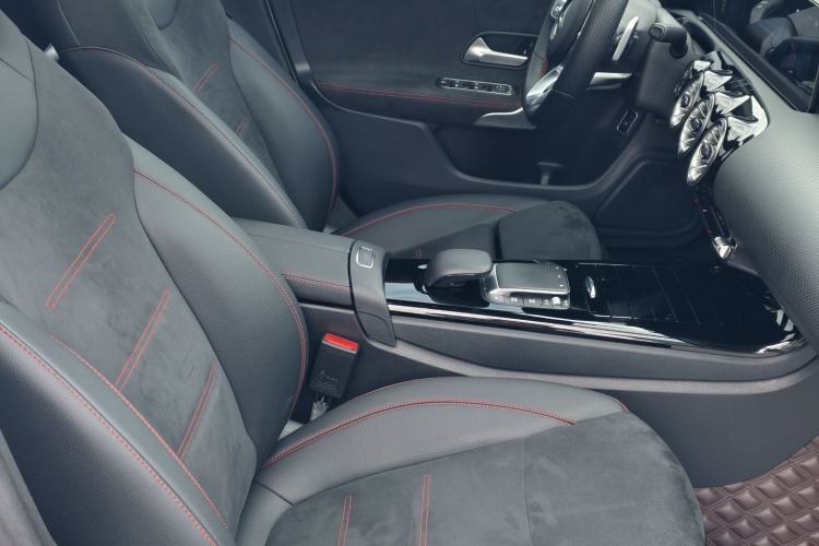 Used Mercedes-Benz CLA 2022-Year Updated CLA 200 Interior 5