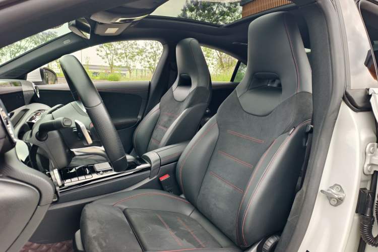 Used Mercedes-Benz CLA 2022-Year Updated CLA 200 Interior 6