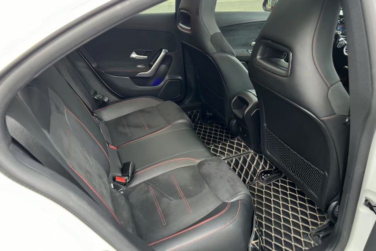 Used Mercedes-Benz CLA 2022-Year Updated CLA 200 Interior 7