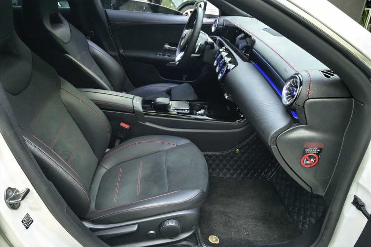 Used Mercedes-Benz CLA 2022 Refreshed CLA 200 Shooting Brake Interior 9