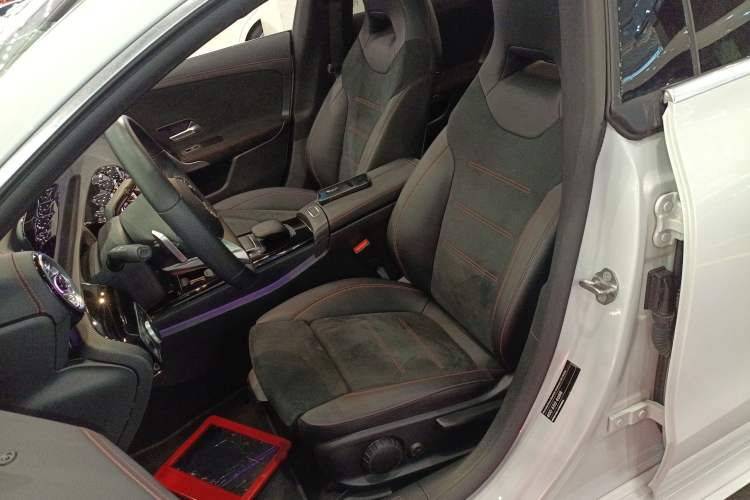 Used Mercedes-Benz CLA 2022-Year Updated CLA 200 Left Front Seat