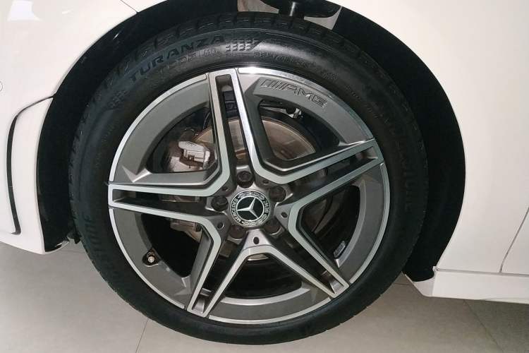 Used Mercedes-Benz CLA 2022-Year Updated CLA 200 Left Front Wheel Hub
