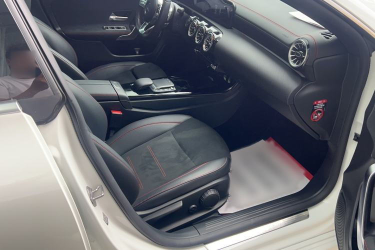 Used Mercedes-Benz CLA 2022-Year Updated CLA 200 Right Front Seat