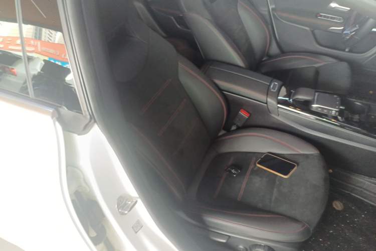 Used Mercedes-Benz CLA 2022-Year Updated CLA 200 Right Front Seat