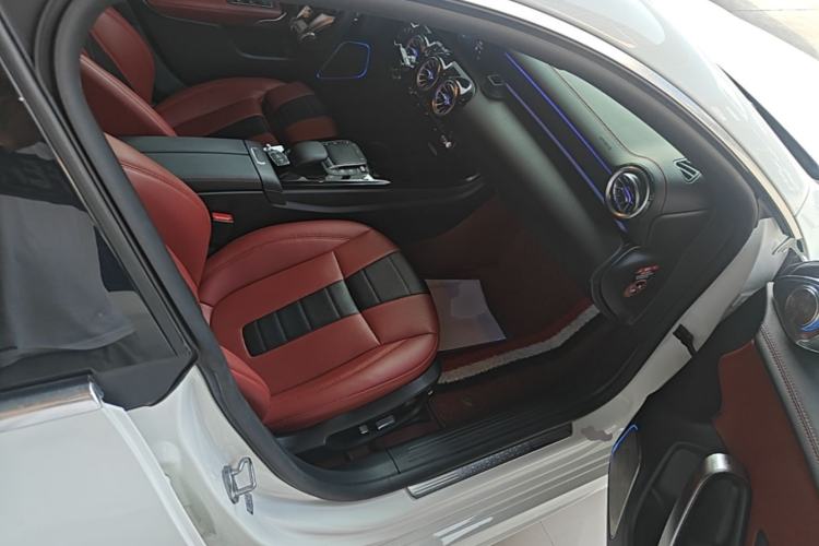 Used Mercedes-Benz CLA 2022-Year Updated CLA 200 Right Front Seat