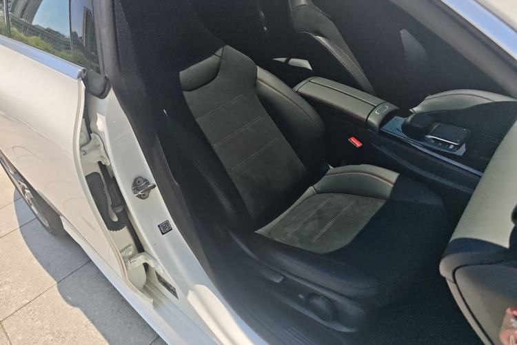 Used Mercedes-Benz CLA 2022-Year Updated CLA 200 Right Front Seat