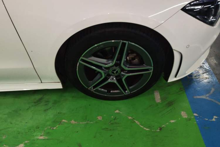 Used Mercedes-Benz CLA 2022-Year Updated CLA 200 Right Front Wheel Hub
