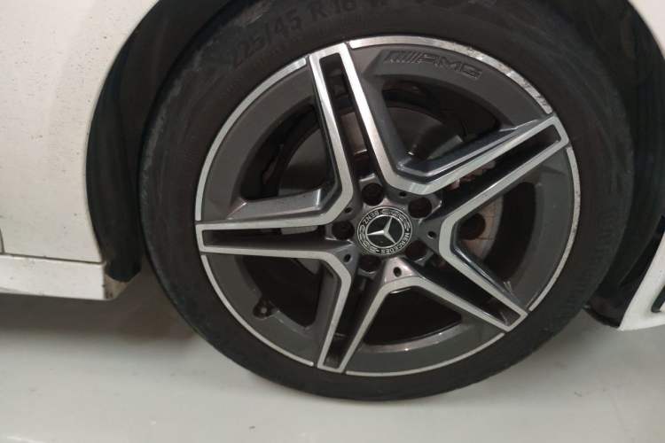 Used Mercedes-Benz CLA 2022-Year Updated CLA 200 Right Front Wheel Hub