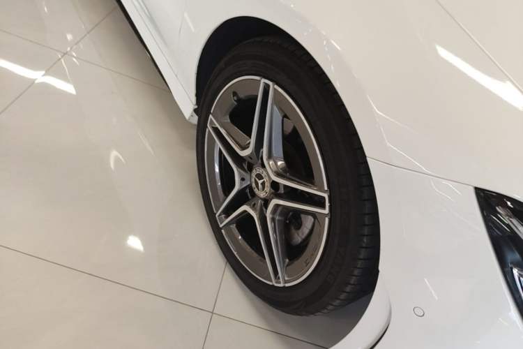 Used Mercedes-Benz CLA 2022 CLA 200 Shooting Brake Right Front Wheel Hub