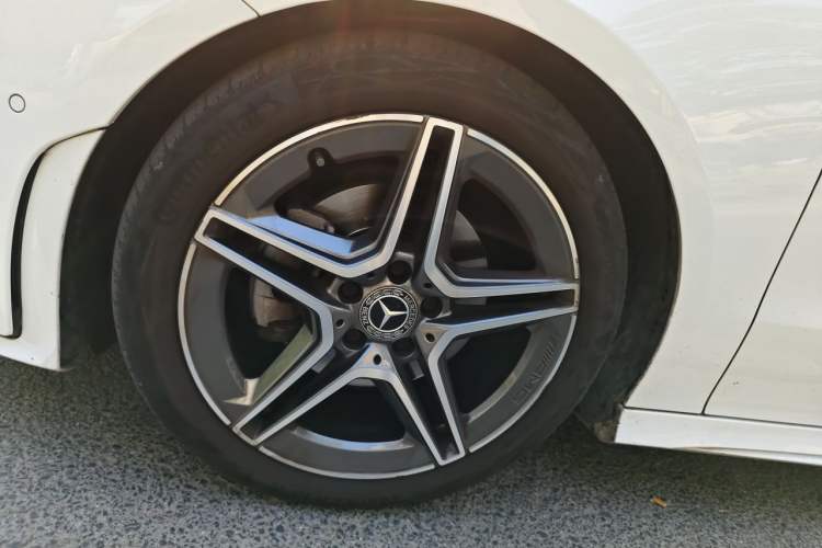 Used Mercedes-Benz CLA 2022 Refreshed CLA 200 Shooting Brake Right Front Wheel Hub