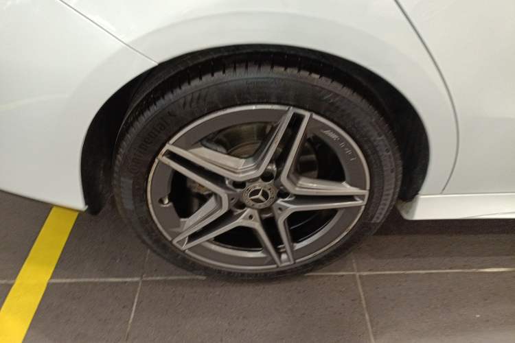 Used Mercedes-Benz CLA 2022-Year Updated CLA 200 Right Rear Wheel Hub