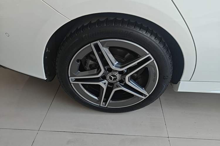 Used Mercedes-Benz CLA 2022-Year Updated CLA 200 Right Rear Wheel Hub