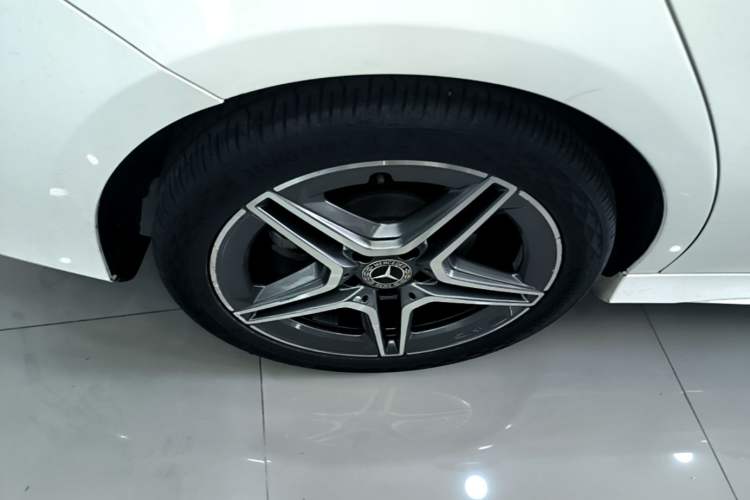 Used Mercedes-Benz CLA 2022-Year Updated CLA 200 Right Rear Wheel Hub