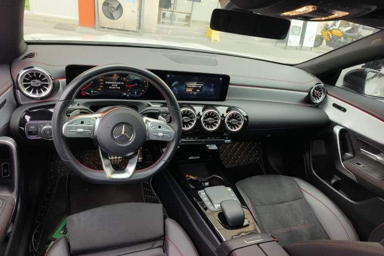 Used Mercedes-Benz CLA 2022 Refreshed CLA 200 4MATIC Steering Wheel
