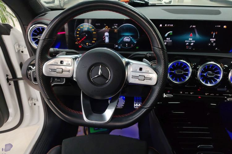 Used Mercedes-Benz CLA 2022 CLA 200 Shooting Brake Steering Wheel