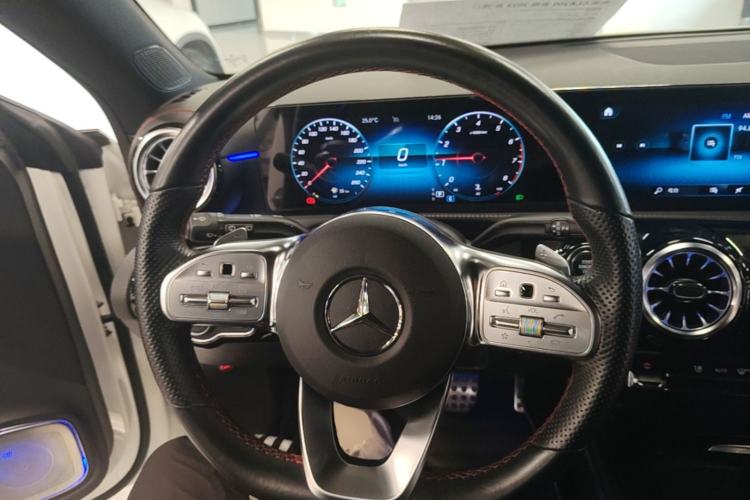 Used Mercedes-Benz CLA 2022 CLA 200 Shooting Brake Steering Wheel