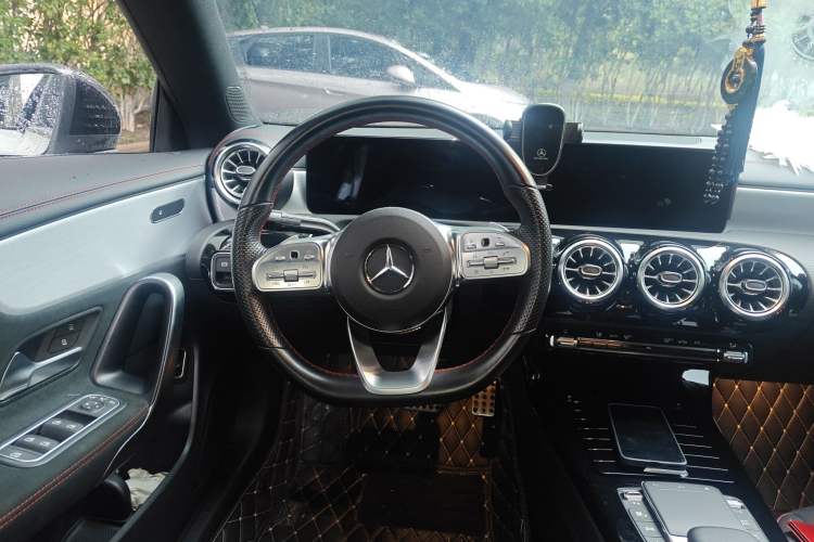 Used Mercedes-Benz CLA 2022 Refreshed CLA 200 4MATIC Steering Wheel