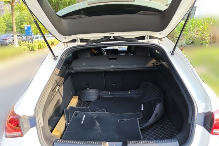 Used Mercedes-Benz CLA 2022 Refreshed CLA 200 Shooting Brake Trunk