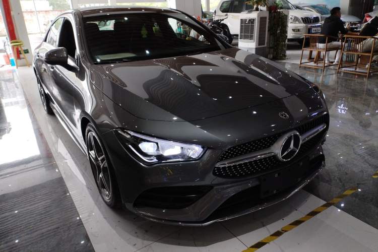 Used Mercedes-Benz CLA 2023 CLA 200 Front Right 45 Deg