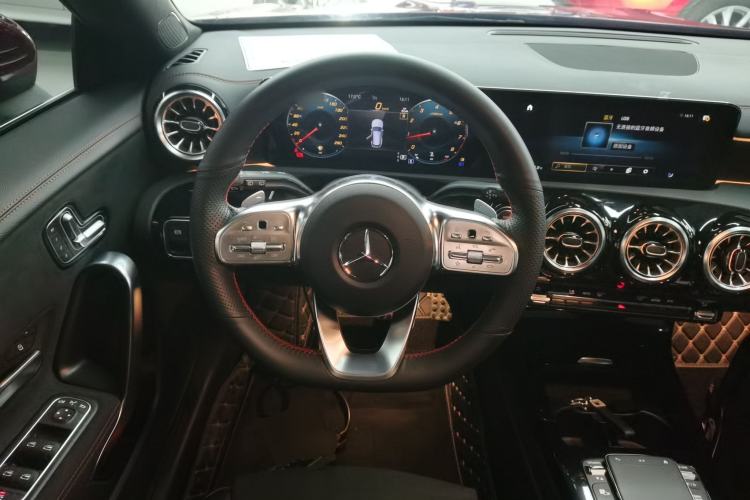 Used Mercedes-Benz CLA 2023 CLA 200 Shooting Brake Steering Wheel