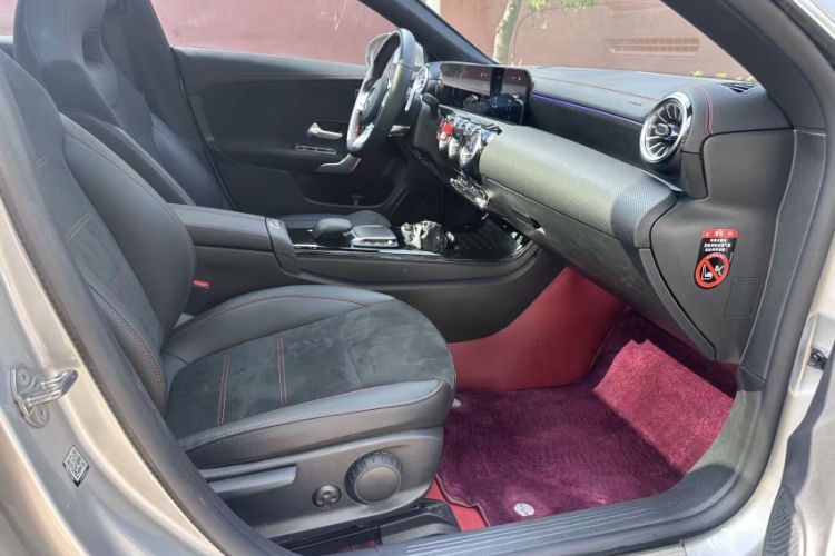 Used Mercedes-Benz CLA 2023 CLA 200 Shooting Brake Interior 6