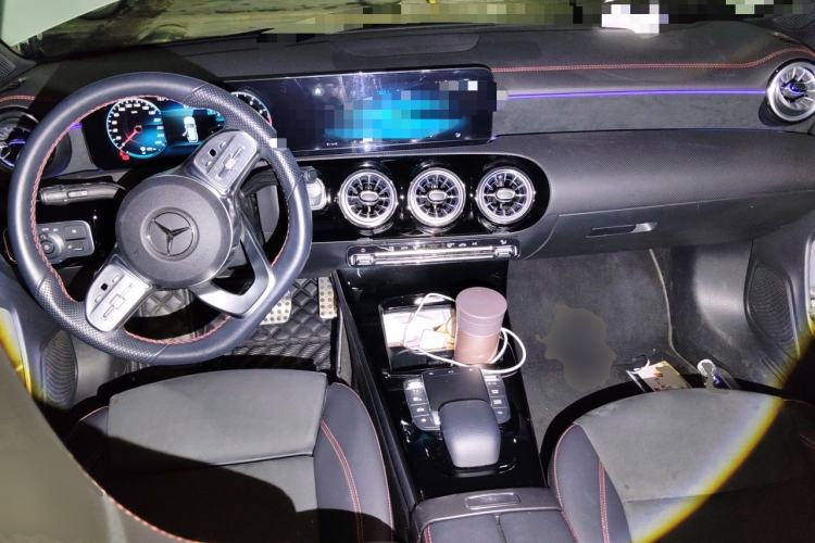 Used Mercedes-Benz CLA 2023 CLA 200 Shooting Brake Center Console