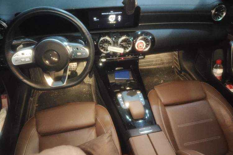 Used Mercedes-Benz CLA 2023 CLA 260 4MATIC Center Console