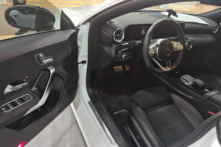 Used Mercedes-Benz CLA 2023 CLA 200 Shooting Brake Driver Seat