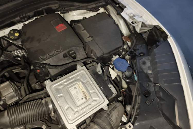 Used Mercedes-Benz CLA 2023 CLA 200 Engine Bay Left