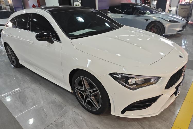Used Mercedes-Benz CLA 2023 CLA 200 Shooting Brake Front Right 45 Deg