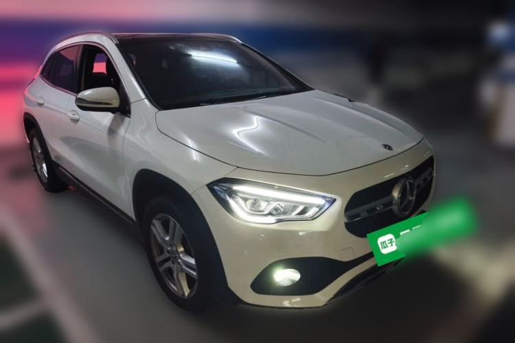 Used Mercedes-Benz CLA 2023 CLA 200 Front Right 45 Deg