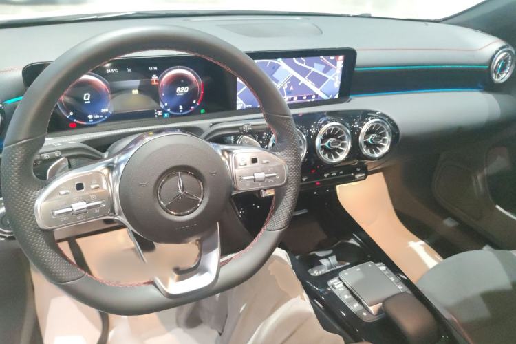Used Mercedes-Benz CLA 2023 CLA 200 Shooting Brake Interior 2