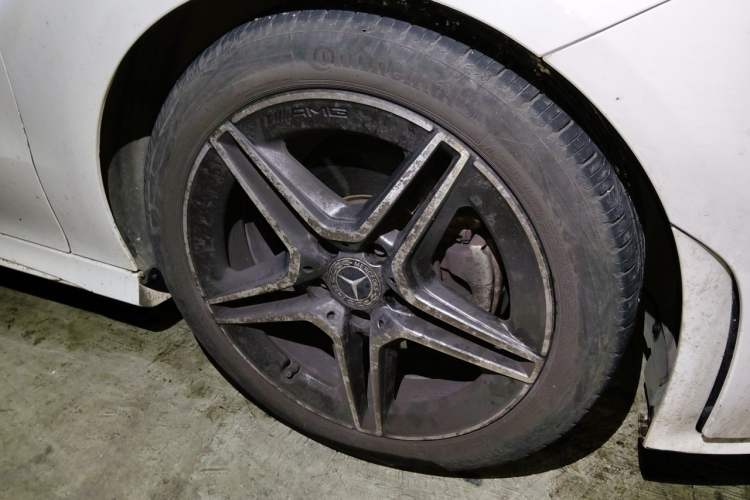 Used Mercedes-Benz CLA 2023 CLA 200 Shooting Brake Right Front Wheel Hub